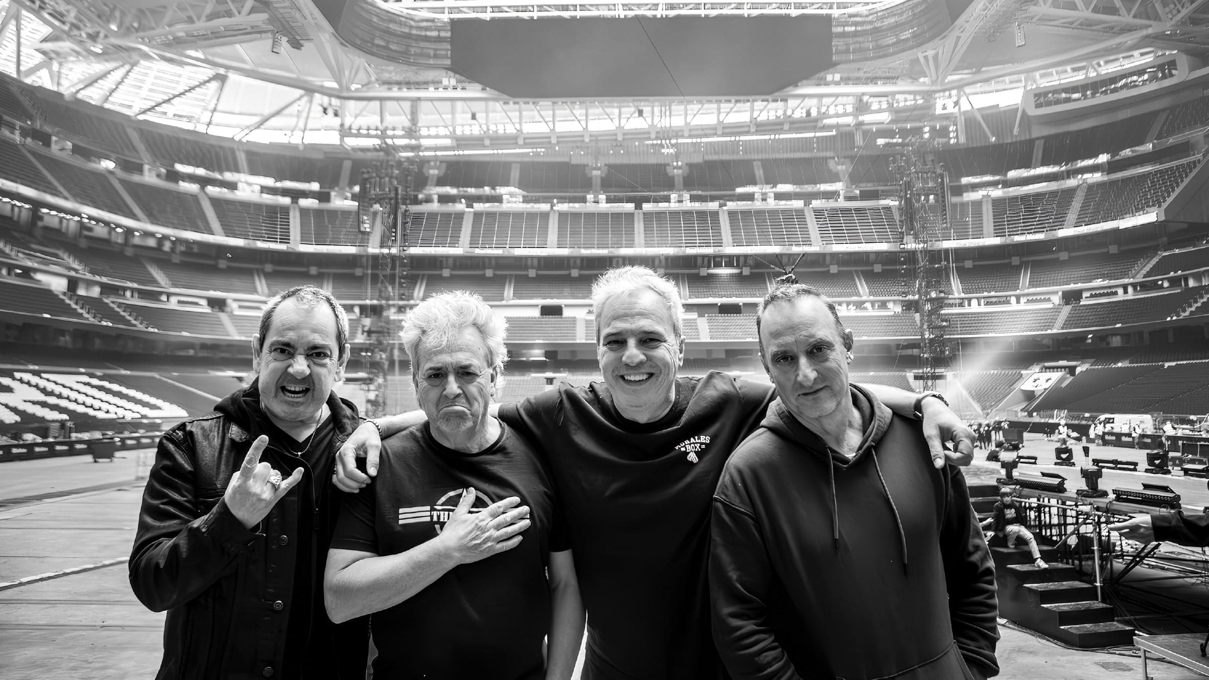 Hombres G - Los Mejores Años de nuestra vida | VIP Packages