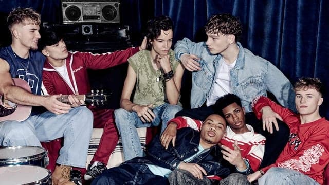 December 10 - The Next Step | Paquetes VIP