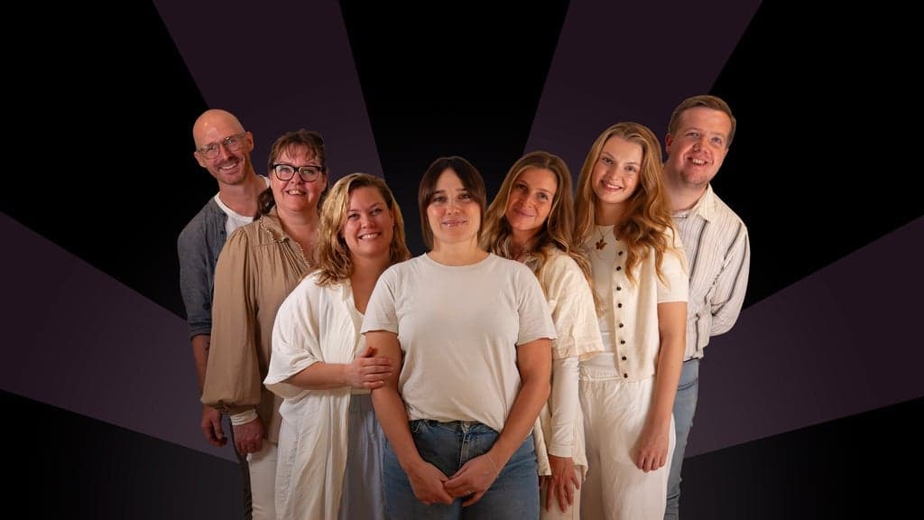 GÅ ikke for STILLE MED DØRENE - Forpremiere