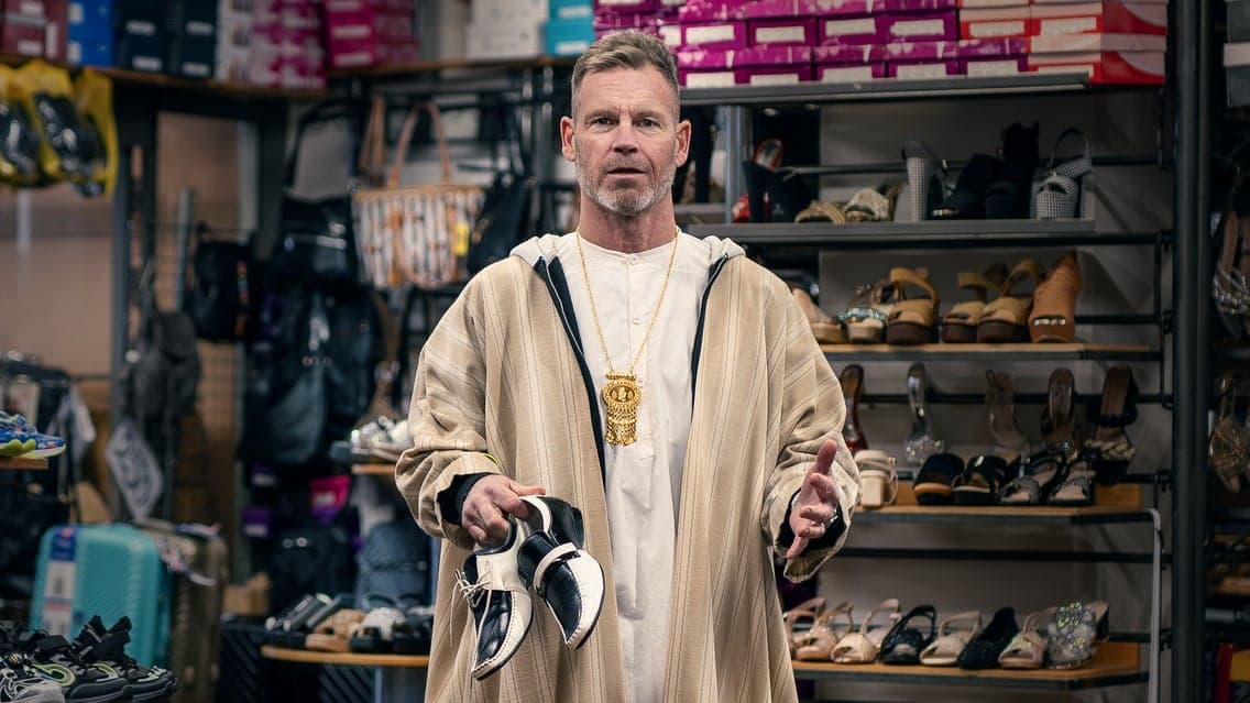 OSVENSK? - Fika, falafel och falukorv